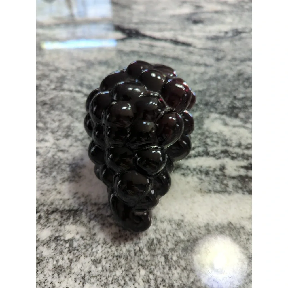 ART GLASS CLUSTER OF PURPLE GRAPES WITH GREEN LEAF AND STEM Vintage